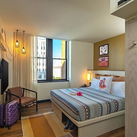 Moxy Phoenix Downtown Екстериор снимка